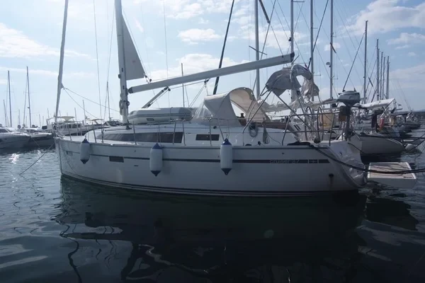 Bavaria 37 Cruiser - Boatscribe.com