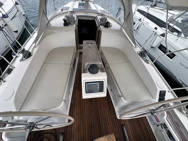 Bavaria 37 Cruiser - Boatscribe.com