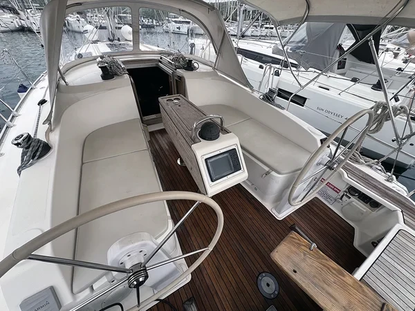 Bavaria 37 Cruiser - Boatscribe.com
