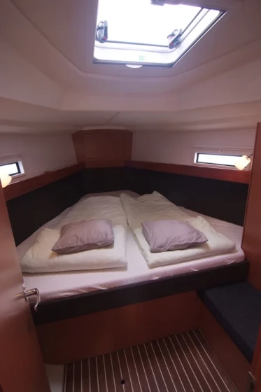 Bavaria 37 Cruiser - Boatscribe.com