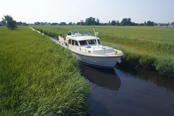Grand Sturdy 40.9 AC - Boatscribe.com