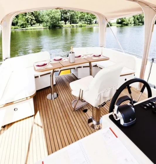 Grand Sturdy 40.9 AC - Boatscribe.com