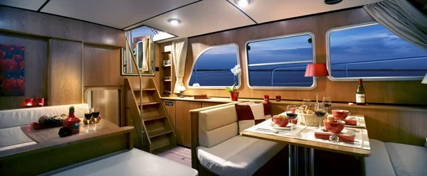 Grand Sturdy 40.9 AC - Boatscribe.com