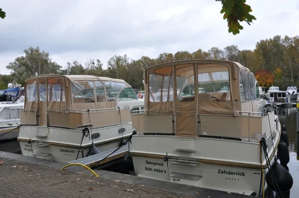 Grand Sturdy 40.9 AC - Boatscribe.com