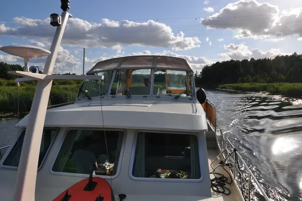 Grand Sturdy 40.9 AC - Boatscribe.com