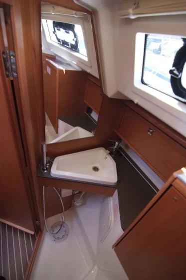 Bavaria 34 Cruiser - Boatscribe.com