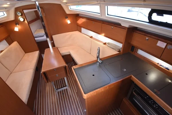 Bavaria 34 Cruiser - Boatscribe.com