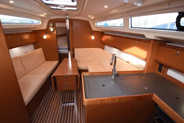Bavaria 34 Cruiser - Boatscribe.com