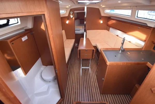 Bavaria 34 Cruiser - Boatscribe.com
