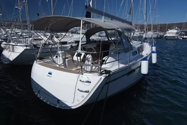 Bavaria 34 Cruiser - Boatscribe.com