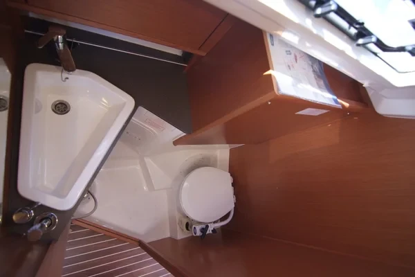Bavaria 34 Cruiser - Boatscribe.com