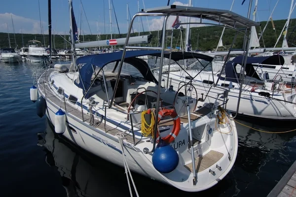 Bavaria 42 Cruiser - Boatscribe.com
