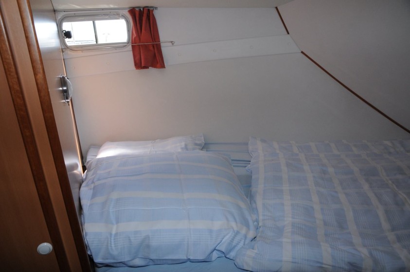 Tarpon 37 - Boatscribe.com