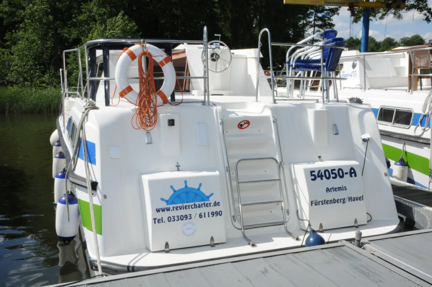 Tarpon 37 - Boatscribe.com