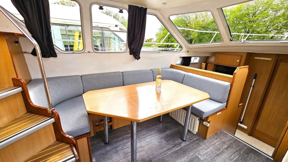 Tarpon 37 - Boatscribe.com