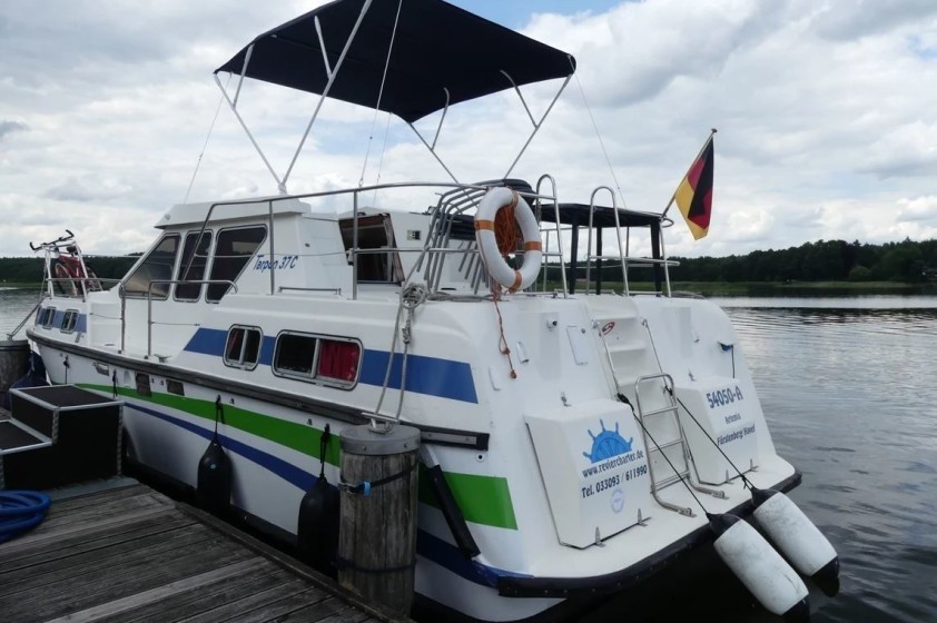 Tarpon 37 - Boatscribe.com