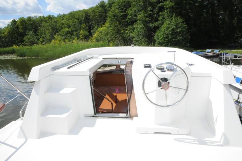 Tarpon 37 - Boatscribe.com