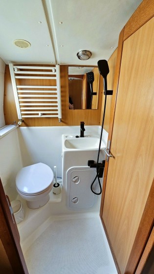 Tarpon 37 - Boatscribe.com