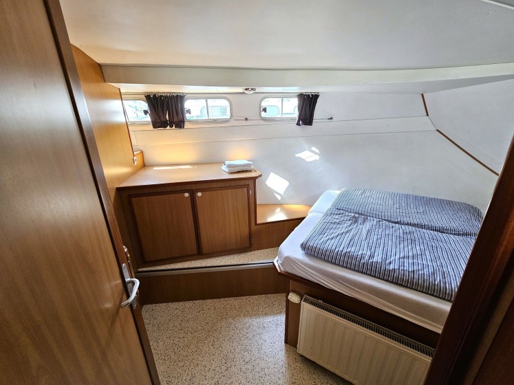 Tarpon 37 - Boatscribe.com