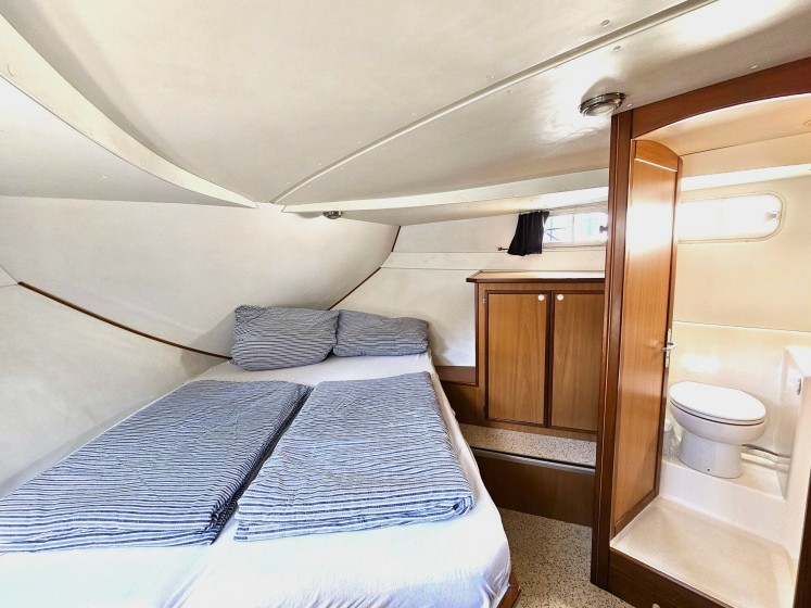 Tarpon 37 - Boatscribe.com