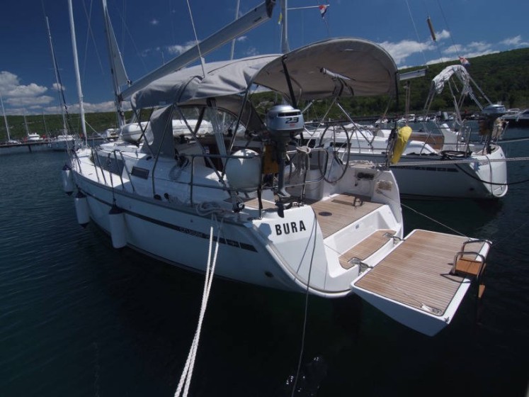 Bavaria 37 Cruiser - Boatscribe.com