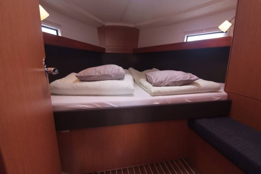 Bavaria 37 Cruiser - Boatscribe.com
