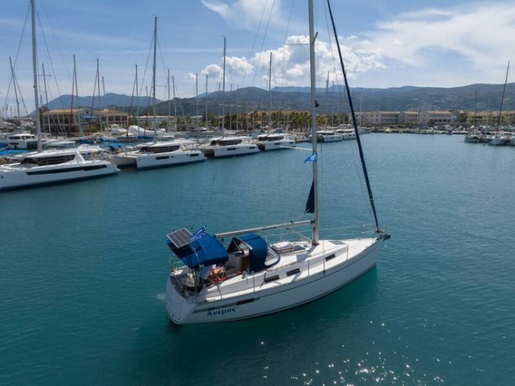 Bavaria 32 Cruiser - Boatscribe.com