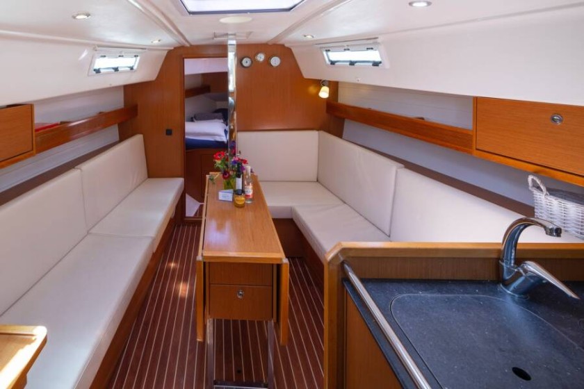 Bavaria 32 Cruiser - Boatscribe.com