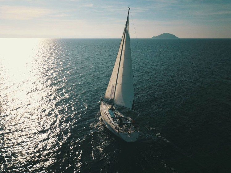 Bavaria 44 - Boatscribe.com