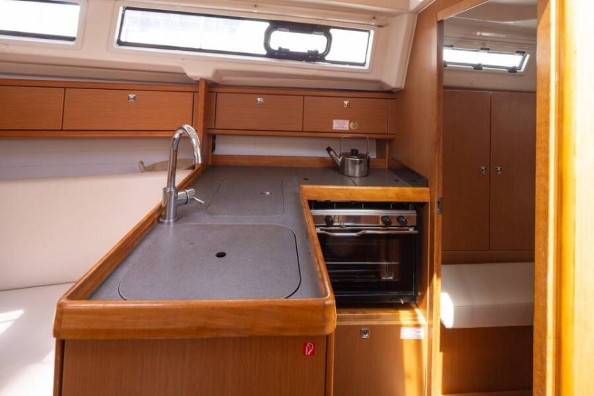 Bavaria 33 Cruiser - Boatscribe.com