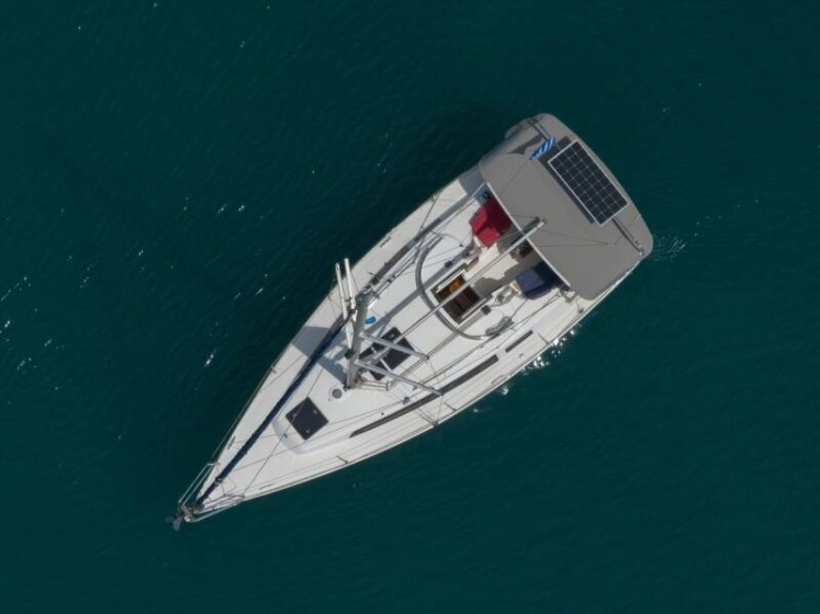 Bavaria 33 Cruiser - Boatscribe.com