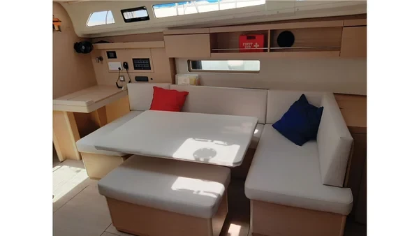 Oceanis 40.1 - Boatscribe.com