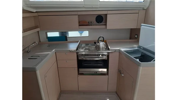 Oceanis 40.1 - Boatscribe.com