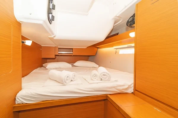 Dufour 430 - Boatscribe.com