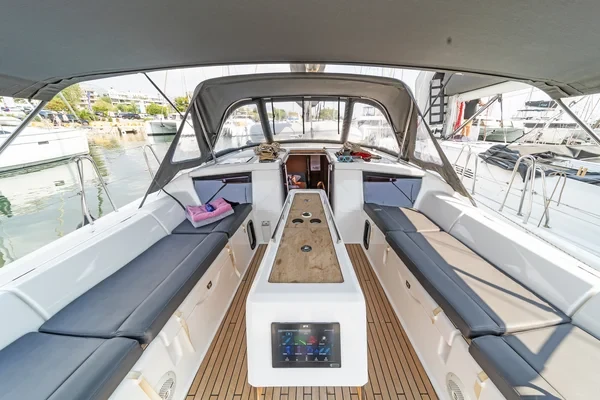 Dufour 430 - Boatscribe.com