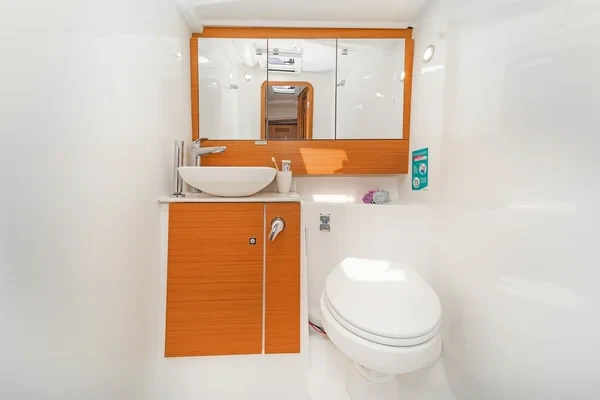 Dufour 430 - Boatscribe.com