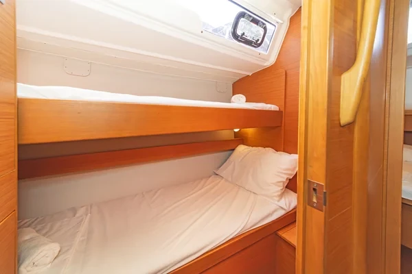 Dufour 430 - Boatscribe.com