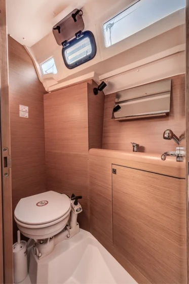 Sun Odyssey 349 - Boatscribe.com