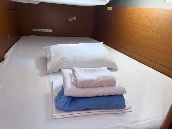 Sun Odyssey 410 - Boatscribe.com
