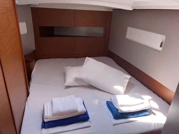 Sun Odyssey 410 - Boatscribe.com