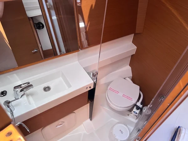 Sun Odyssey 410 - Boatscribe.com