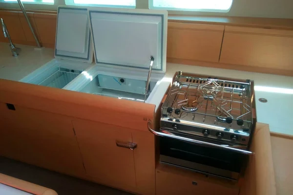 Sun Odyssey 519 - Boatscribe.com