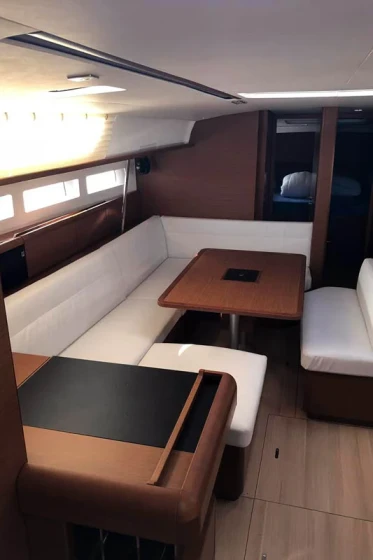 Sun Odyssey 519 - Boatscribe.com