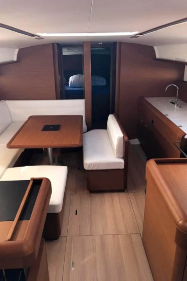 Sun Odyssey 519 - Boatscribe.com