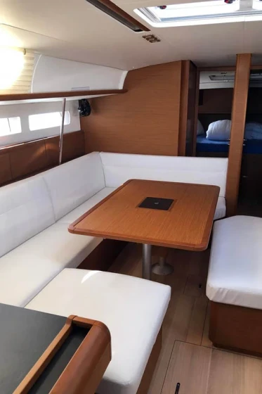 Sun Odyssey 519 - Boatscribe.com