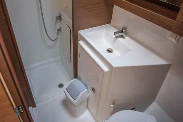 Lagoon 42 - Boatscribe.com
