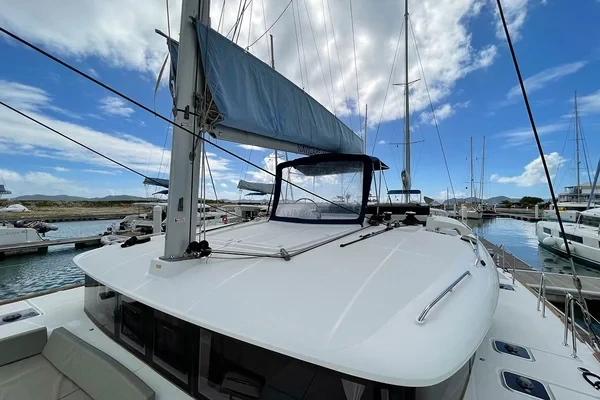 Lagoon 450 F - Boatscribe.com