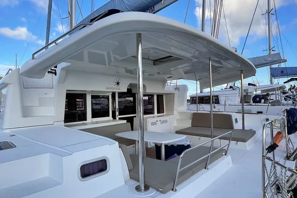 Lagoon 450 F - Boatscribe.com