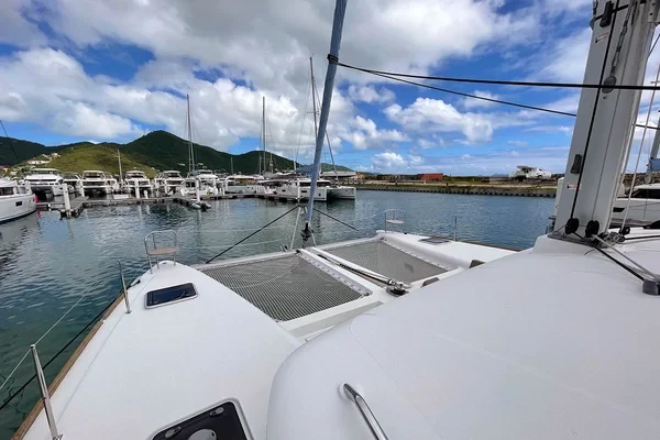 Lagoon 450 F - Boatscribe.com