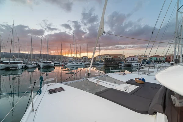 Lagoon 46 - Boatscribe.com